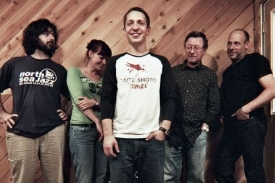 Tvůrčí tým: Yahel, Zeuritía, Šmoldas, Mraz a Ballard.