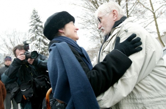 Pavel Landovský sice přišel až po obřadu, přesto byl vřele přivítán.