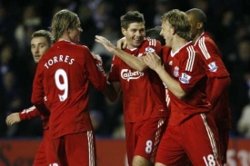 Liverpool se bude muset obejít bez Gerrarda a Torrese. Liverpool se bude muset obejít bez Gerrarda a Torrese.