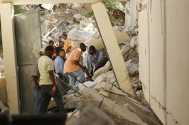 Na Haiti zatím chybí koordinovaná pomoc.