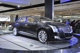 Luxusní limuzína Cadillac XTS se představuje nyní v Detroitu.