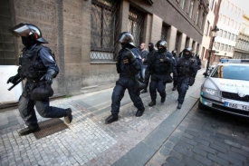 Policie zatkla i pokladníka z Dělnické mládeže. (Ilustrační foto)