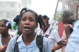Mnoho dět&iacute; při&scaron;lo během zemětřesen&iacute; na Haiti o rodiče.
