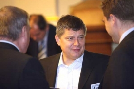 &Scaron;&eacute;f Sazky Ale&scaron; Hu&scaron;&aacute;k.