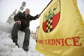 Libor Kabát, starosta Lednice - ledové díry.