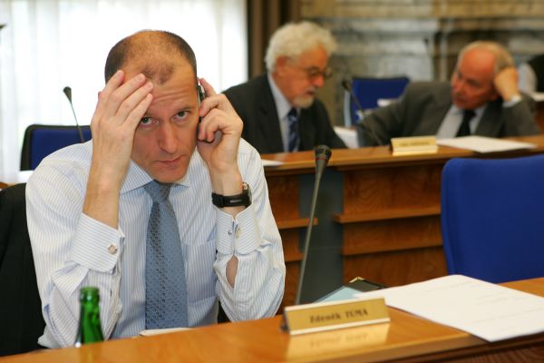 Guvernér ČNB Tůma nepředpokládá další pokles úrokových sazeb. 