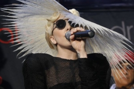 Lady GaGa je zn&aacute;m&aacute; sv&yacute;mi extravagancemi.