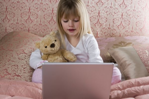 Dnešní děti přistupují k internetu jako předchozí generace k telefonu.