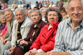 Už v roce 2014 bude v Česku více seniorů než dětí.