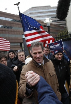 Podceňovaný Scott Brown má šanci porazit Demokraty v jejich baště.