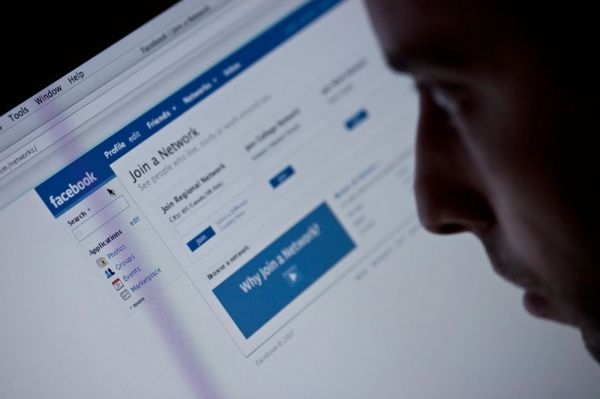 Podvodné facebookové skupiny spoléhají na lidskou naivitu.