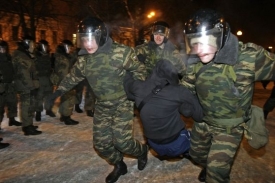 Zatýkání demonstrantů není neobvyklé. Fotografie z lednové demonstrace Zatýkání demonstrantů není neobvyklé. Fotografie z lednové demonstrace
