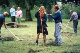Pavla Jirásková a Ondřej Malý ve filmu Mrtvej brouk.