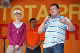 Jiří Paroubek se rozvedl a záhy oženil s Petrou Paroubkovou.