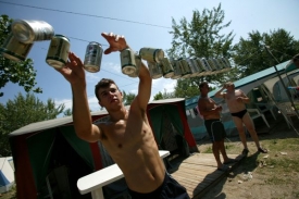 Pivo v plechovkách si Češi kupují spíše jen na dovolenou.