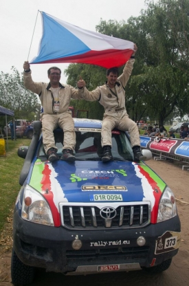 Jiř&iacute; Janeček v c&iacute;li Dakaru.