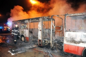 Škoda na autobusu jde do milionů.