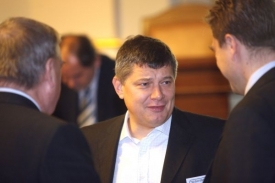 Aleš Hušák bere ročně až 30 milionů.
