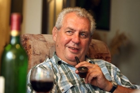Miloš Zeman míří na Hrad na oficiální audienci.