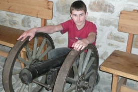 Dvanáctiletý Tomáš odešel bez mobilu, ve slabém oblečení.