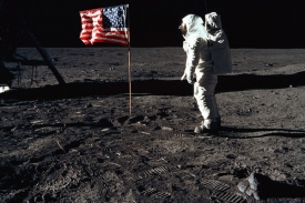 Apollo se opakovat nebude, Američan&eacute; se na Měs&iacute;c hned tak nevr&aacute;t&iacute;.