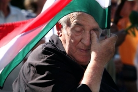 Protest Maďarů proti slovenskému jazykovému zákonu.