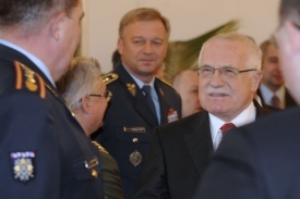 Klaus je toho názoru, že Česko nebezpečí chřipky přecenilo.