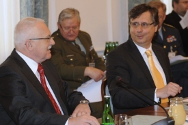 Premiér Jan Fischer a prezident Václav Klaus při dnešním setkání.