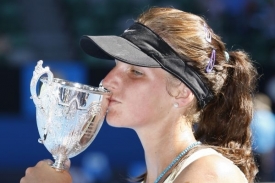 Karolína Plíšková pomstila ve finále svou sestru.