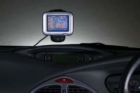 Případy krádeží navigací se množí. Dokonce i ze sanitek.