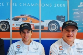 Charouz (vlevo) se může stát po Engem druhým českým pilotem v F1.