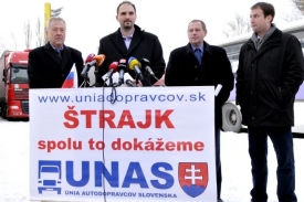 Rudolf Páleš a Jaroslav Polaček z výboru Unie autodopravců.