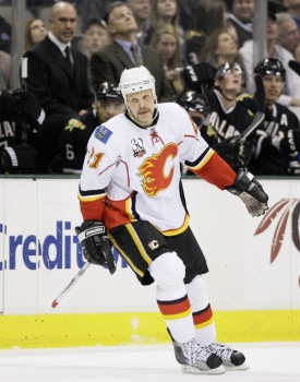 Olli Jokinen už Calgary nepatří, přestoupil do NY Rangers.