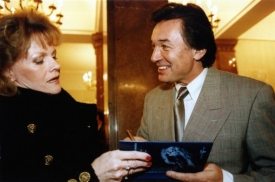 Zpěvačka Eva Pilarová a Karlem Gottem.