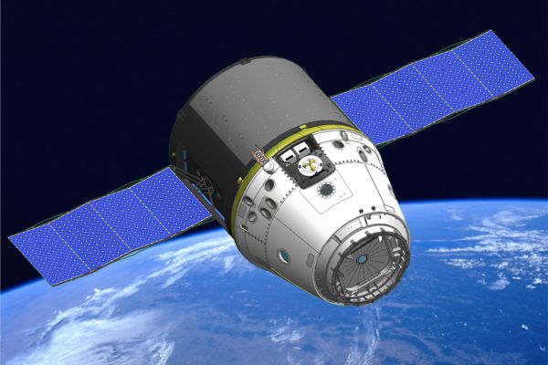 Kosmická loď Dragon firmy SpaceX je před dokončením.