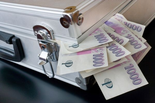 Záhadný sponzor komunistů chtěl zůstat v anonymitě. 