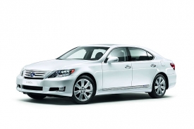 Symbolem hybridn&iacute;ch lexusů je od leto&scaron;ka modr&aacute; barva.