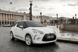 Citroën DS3 se chová velmi kultivovaně i ve městě, lépe než Mini.