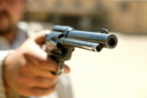 Chcete pistolnický souboj přežít? Pryč s romantikou, taste jako první.