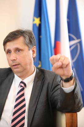 Fischer odletí na OH s hokejistou Jágrem.