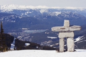 Inuitská socha se stala maskotem letošních olympijských her. Inuitská socha se stala maskotem letošních olympijských her.