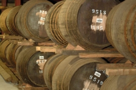 Nález staré whisky je prý dar pro všechny její milovníky. Nález staré whisky je prý dar pro všechny její milovníky.
