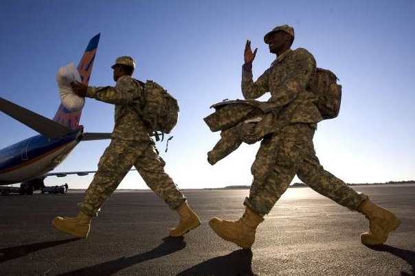 Členové Národní gardy v USA před odletem do Afghánistánu. 