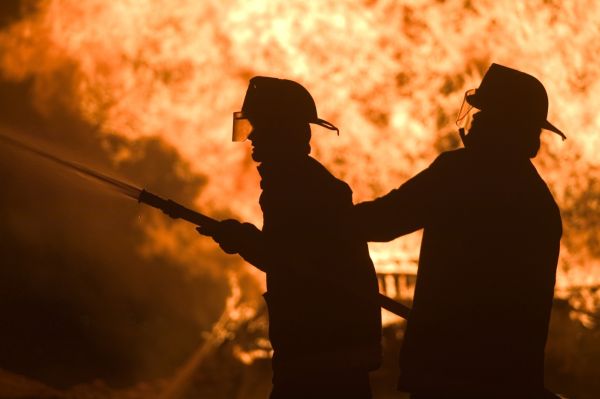 V prostoru elektrárny se skladovaly značné zásoby zemního plynu.