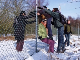 Na procházce po letecké základně s jadernými bombami.