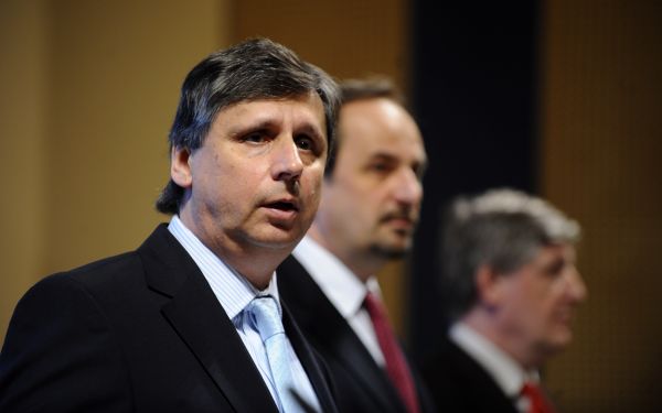 Vláda dala najevo snahu konsolidovat veřejné finance.
