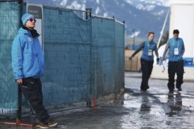 V okol&iacute; Vancouveru maj&iacute; probl&eacute;m - zimn&iacute; olympi&aacute;dě chyb&iacute; sn&iacute;h.