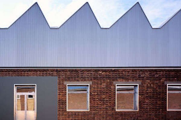 &quot;Cik cak&quot; střecha podle londýnských architektů.