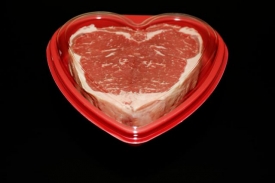 Už i steak se dá servírovat ve tvaru srdce.