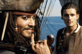 Johnny Depp a Orlando Bloom v Pir&aacute;tech z Karibiku.